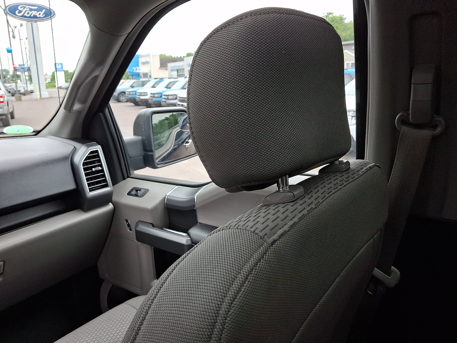 Certified 2018 Ford F150 XLT w/ Equipment Group 302A Luxury AWD/4WD image 17