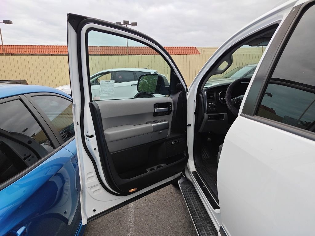 Used 2020 Toyota Sequoia Limited w/ Safety & Convenience Package AWD/4WD image 5