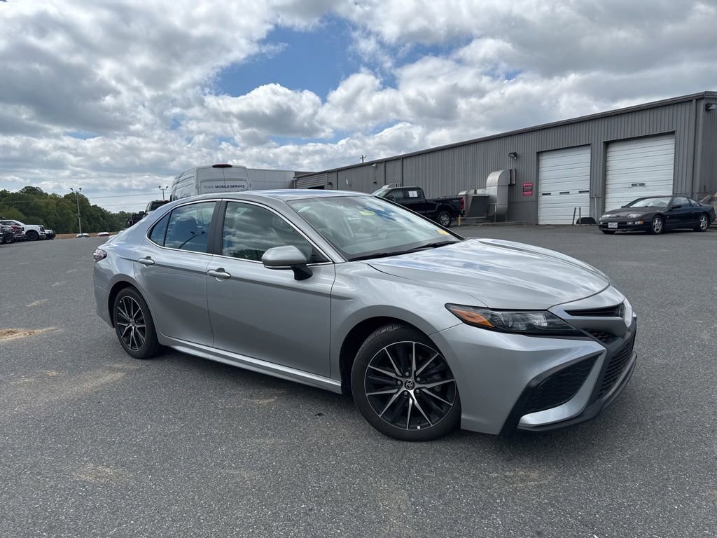 Used 2024 Toyota Camry SE