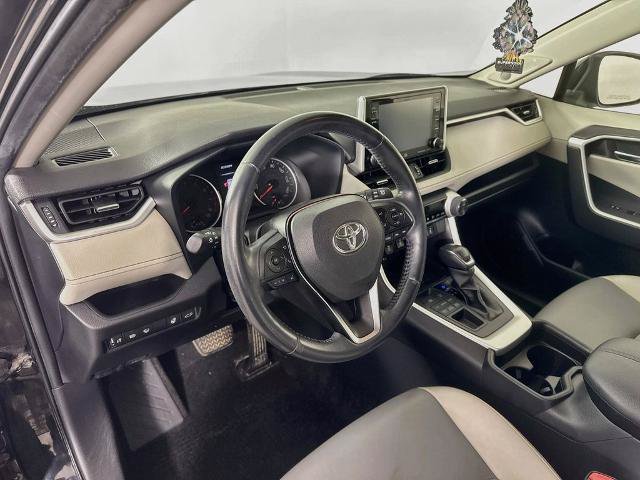 Used 2019 Toyota RAV4 XLE Premium w/ Cold Weather Package AWD/4WD image 9