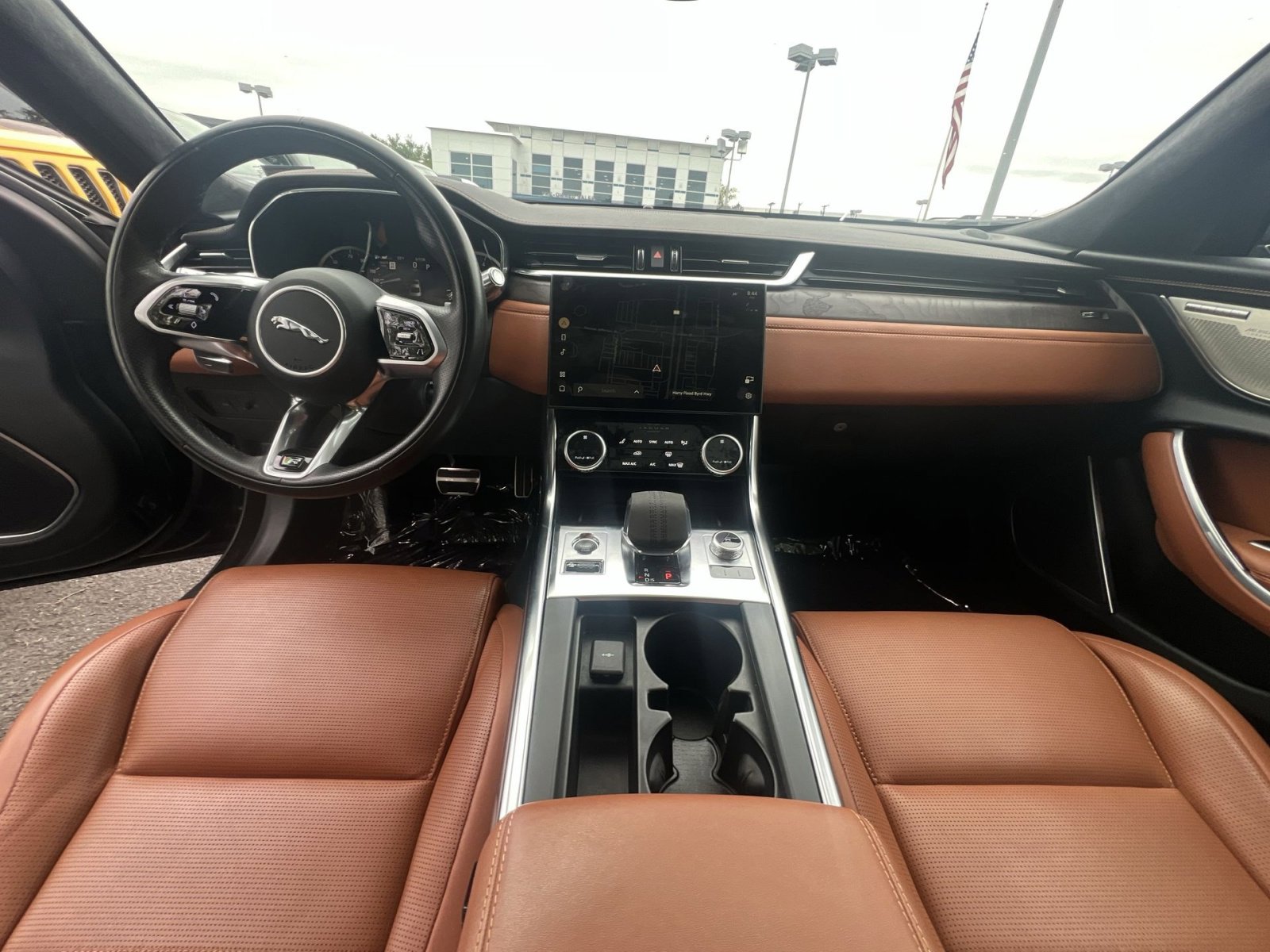 Used 2022 Jaguar XF R-Dynamic SE AWD/4WD image 31