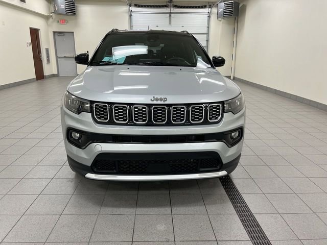Used 2025 Jeep Compass Limited AWD/4WD image 3