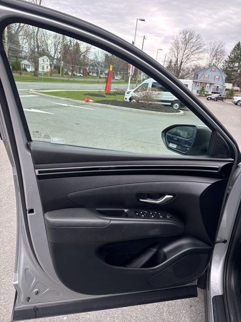 Used 2022 Hyundai Tucson SE w/ Cargo Package AWD/4WD image 16