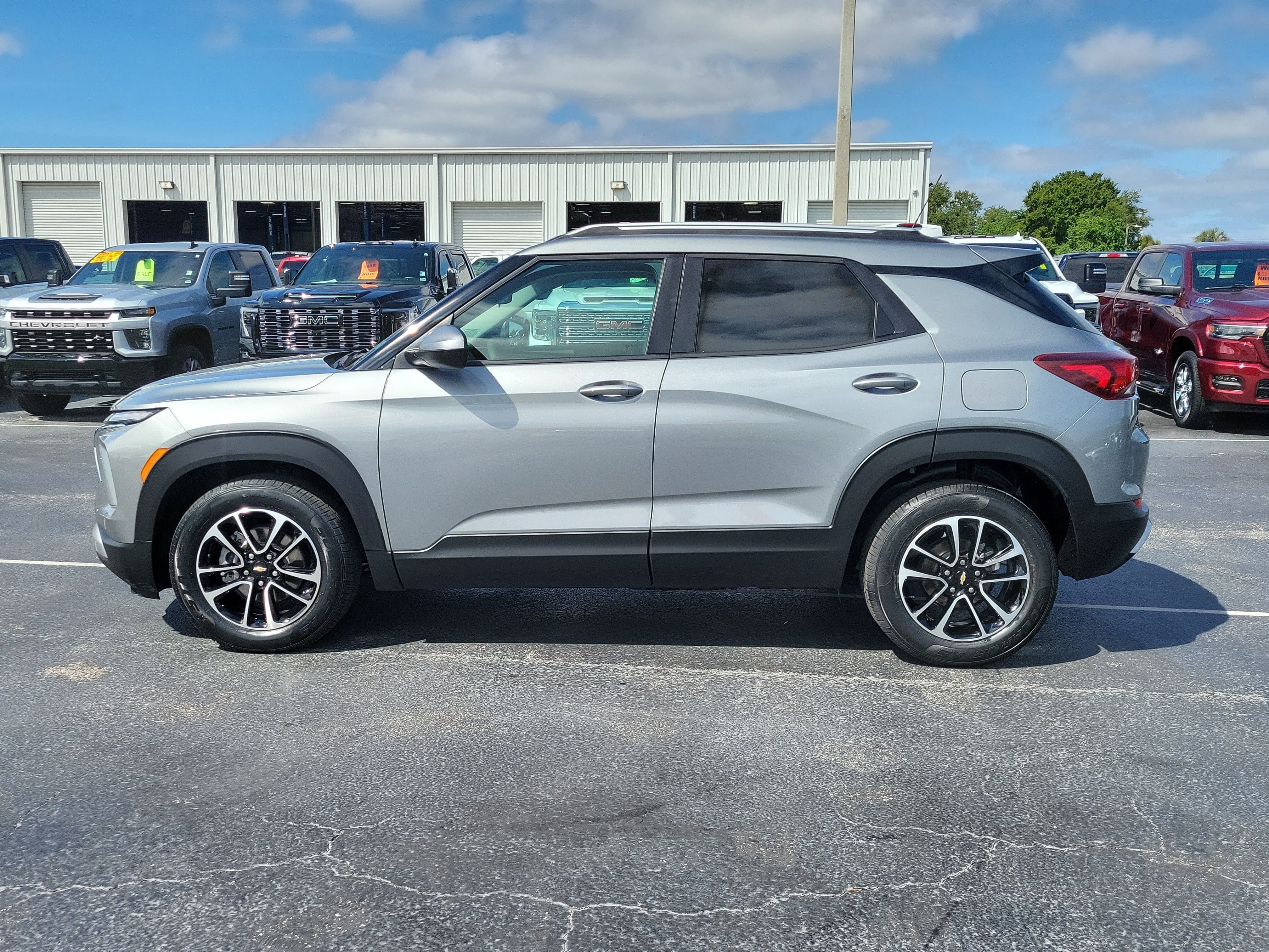 Used 2024 Chevrolet TrailBlazer LT FWD image 6