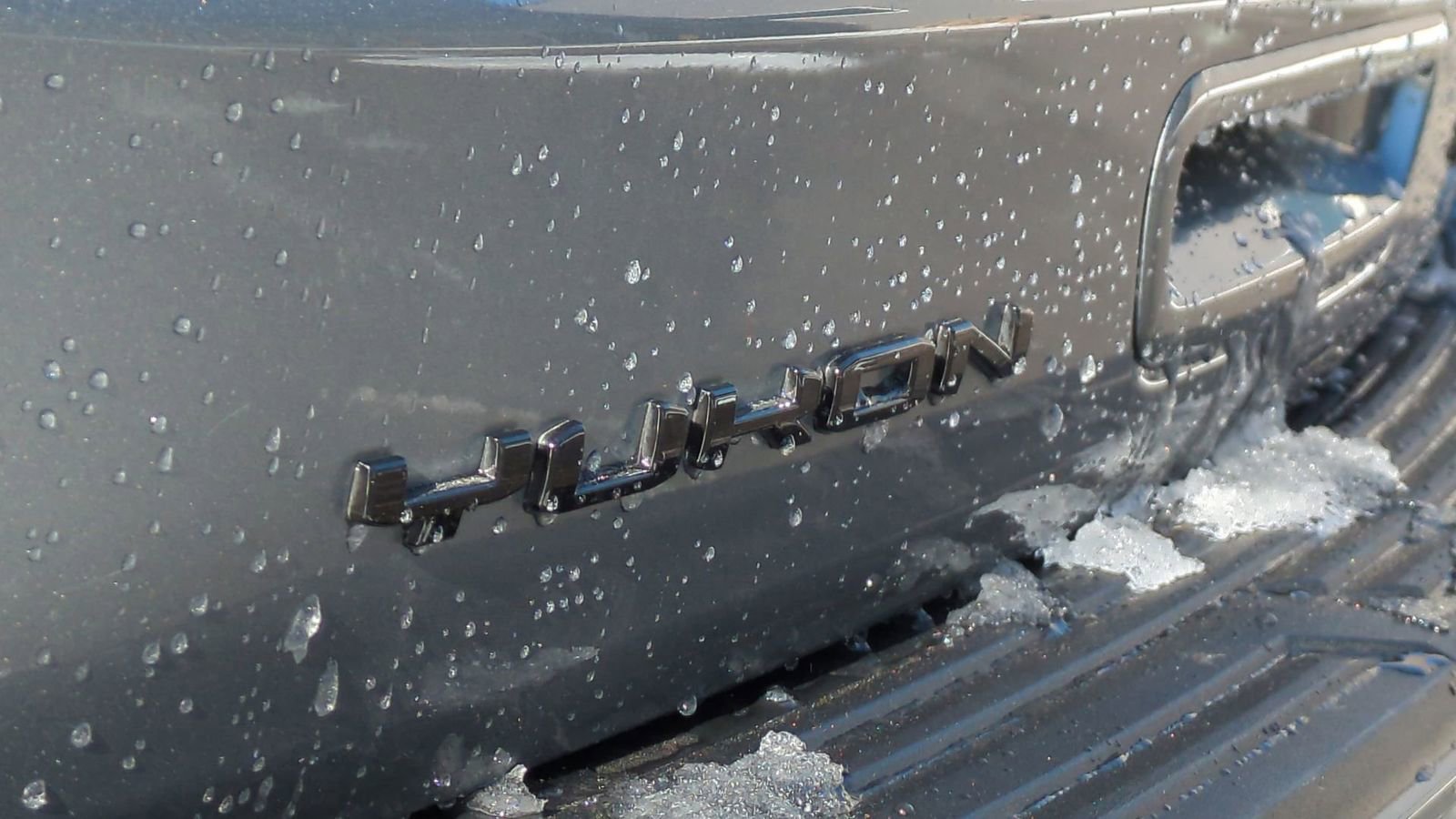 Used 2023 GMC Yukon XL AT4 w/ AT4 Premium Package image 12