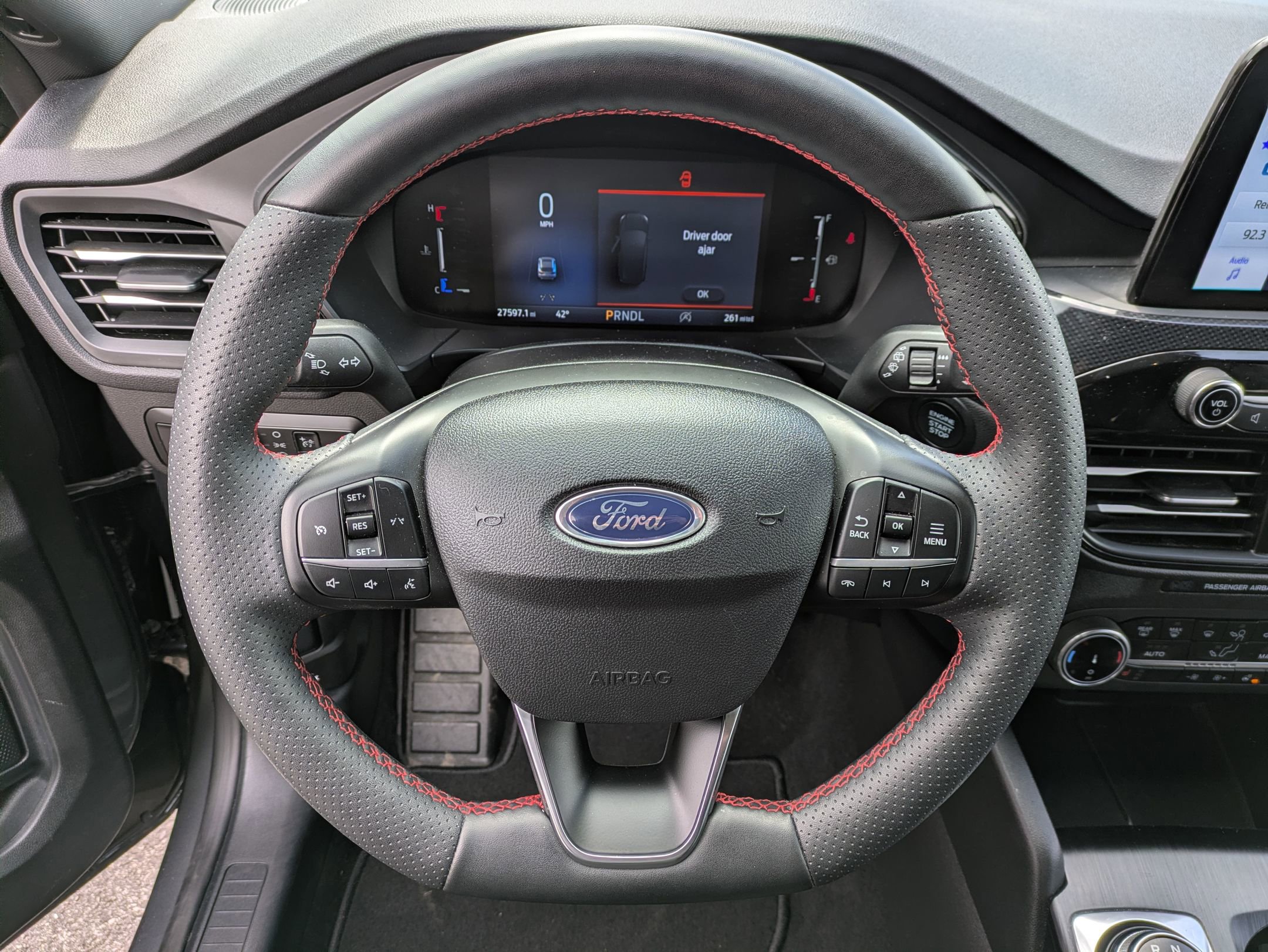 Certified 2025 Ford Escape ST-Line Select AWD/4WD image 9