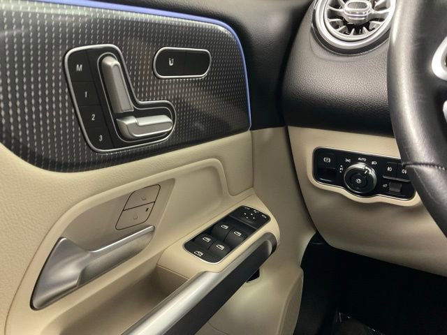 Used 2020 Mercedes-Benz GLB 250 image 19