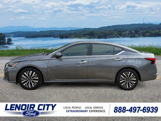 Used 2024 Nissan Altima 2.5 SV FWD image 6
