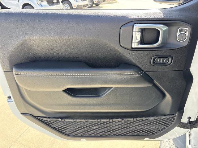 Used 2021 Jeep Gladiator Overland w/ Popular Equipment Package image 15