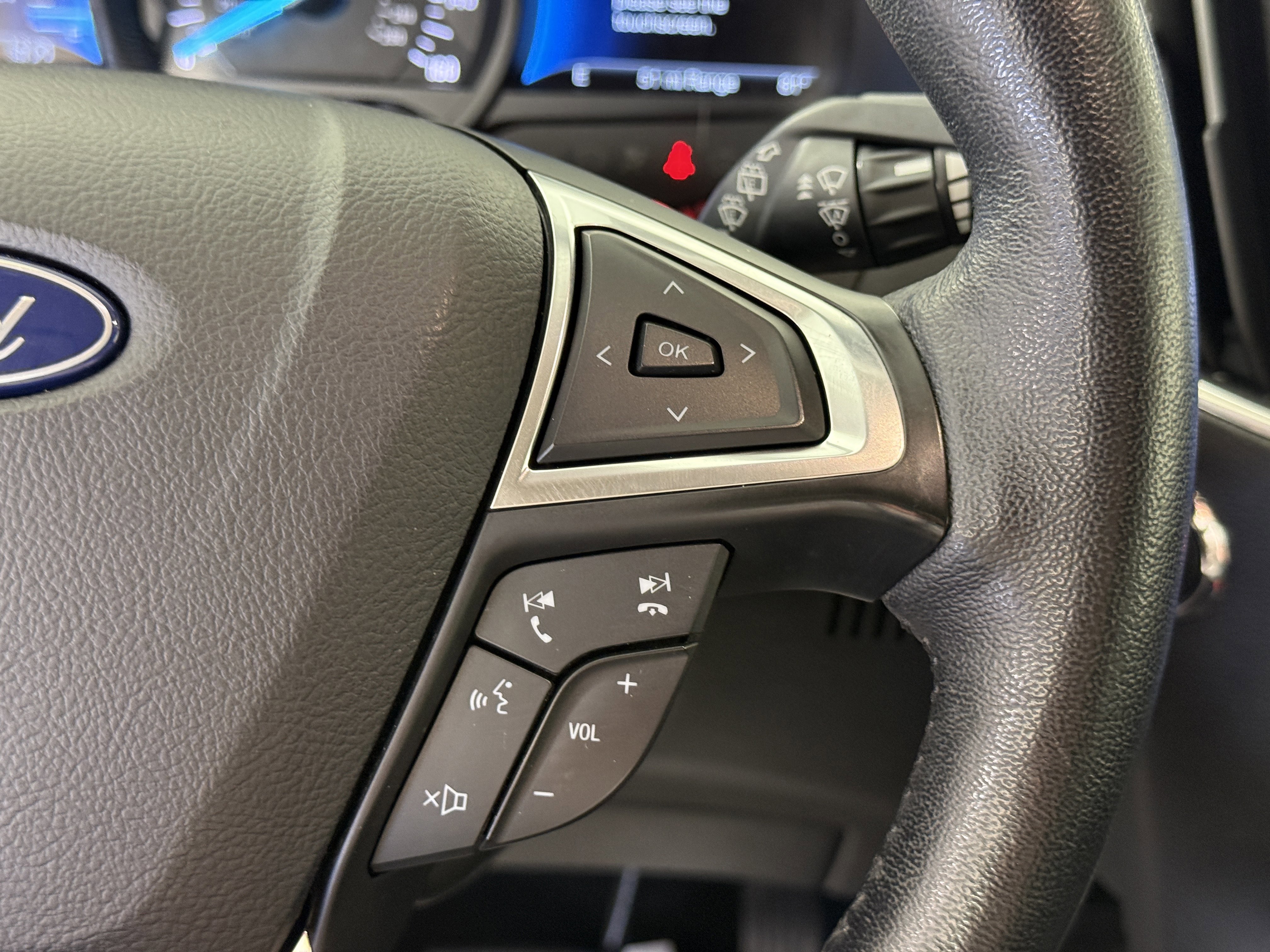 Certified 2023 Ford Edge Titanium w/ Cargo Accessory Package image 25