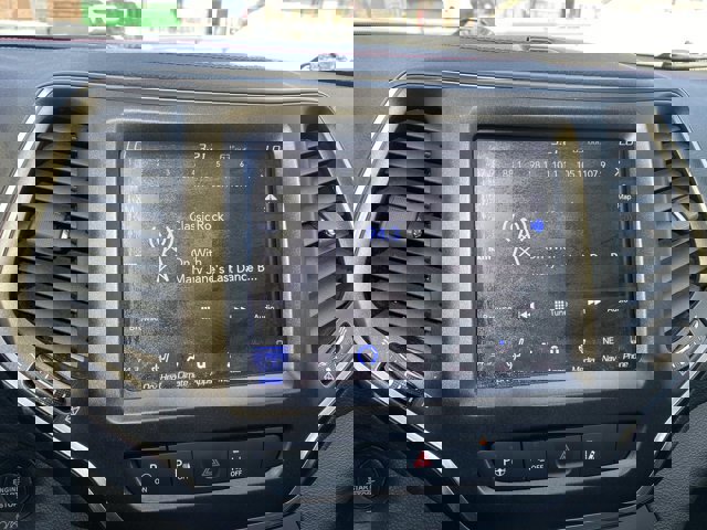 Used 2019 Jeep Cherokee Trailhawk image 15