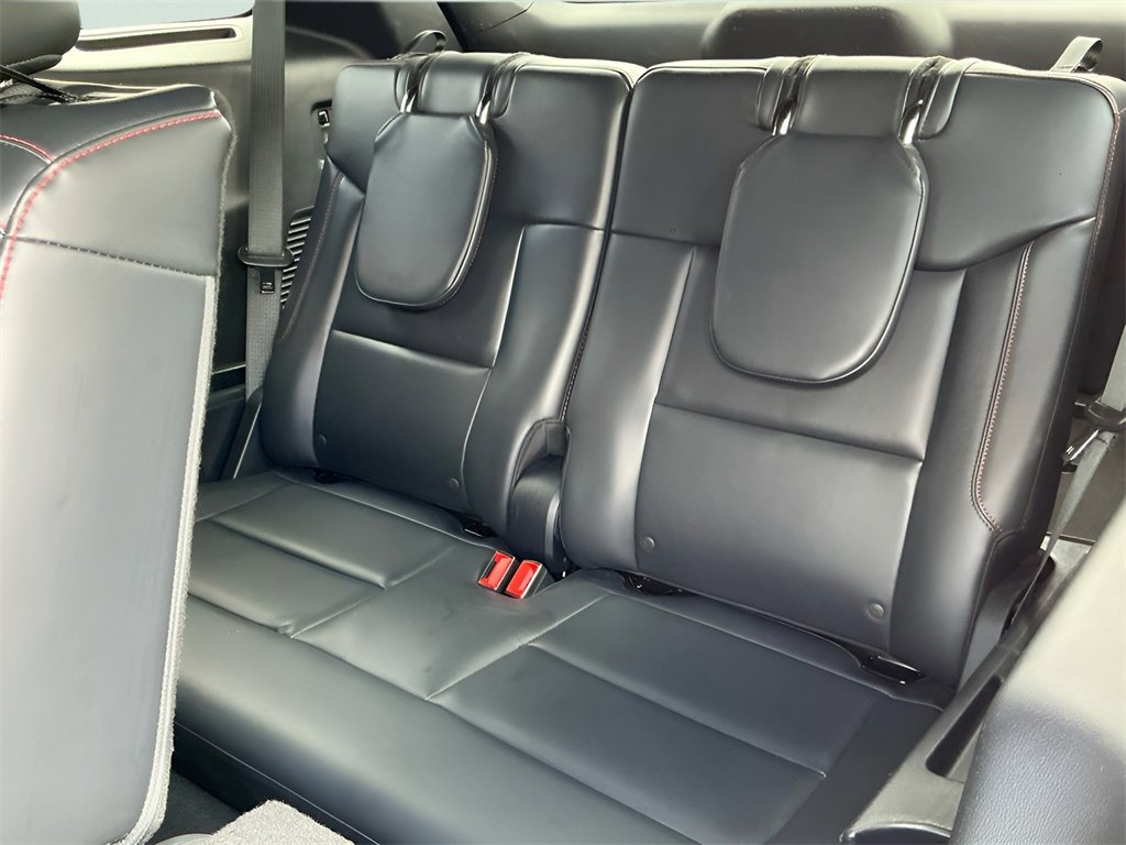 Certified 2025 Ford Explorer ST-Line w/ ST-Line Street Pack image 28