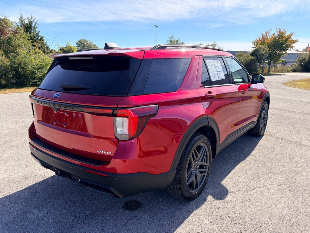 Certified 2025 Ford Explorer ST-Line w/ ST-Line Street Pack AWD/4WD image 3