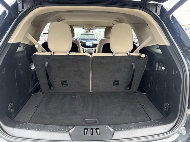 Certified 2022 Ford Explorer XLT w/ Class IV Trailer Tow Package image 8