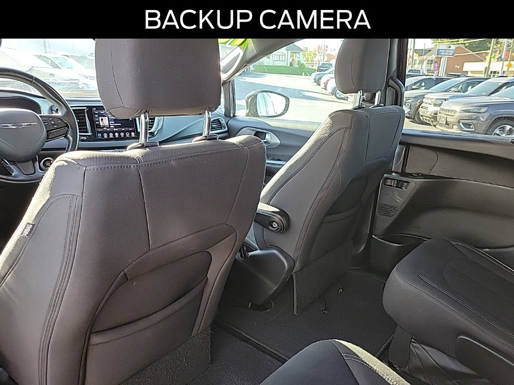 Used 2018 Chrysler Pacifica Touring Plus w/ S Appearance Package FWD image 15