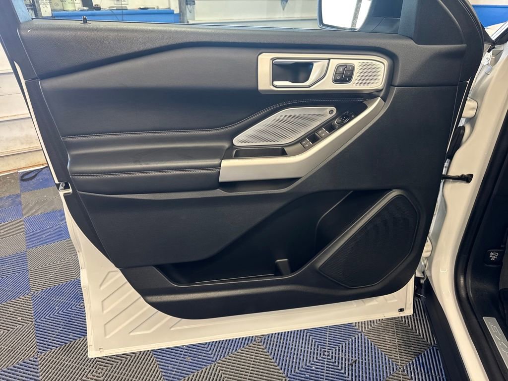 Certified 2022 Ford Explorer Limited w/ Limited Technology Package image 13