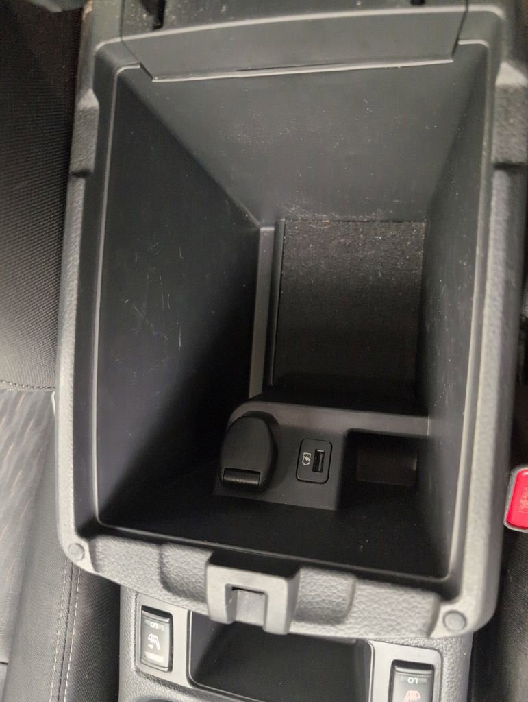 Used 2018 Nissan Rogue SV FWD image 37