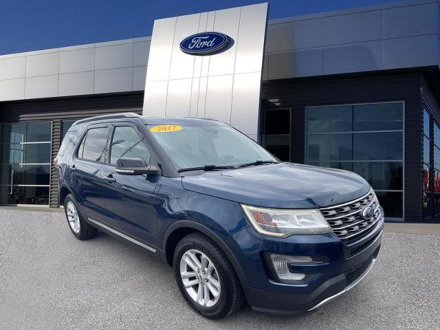 Certified 2017 Ford Explorer XLT FWD image 1