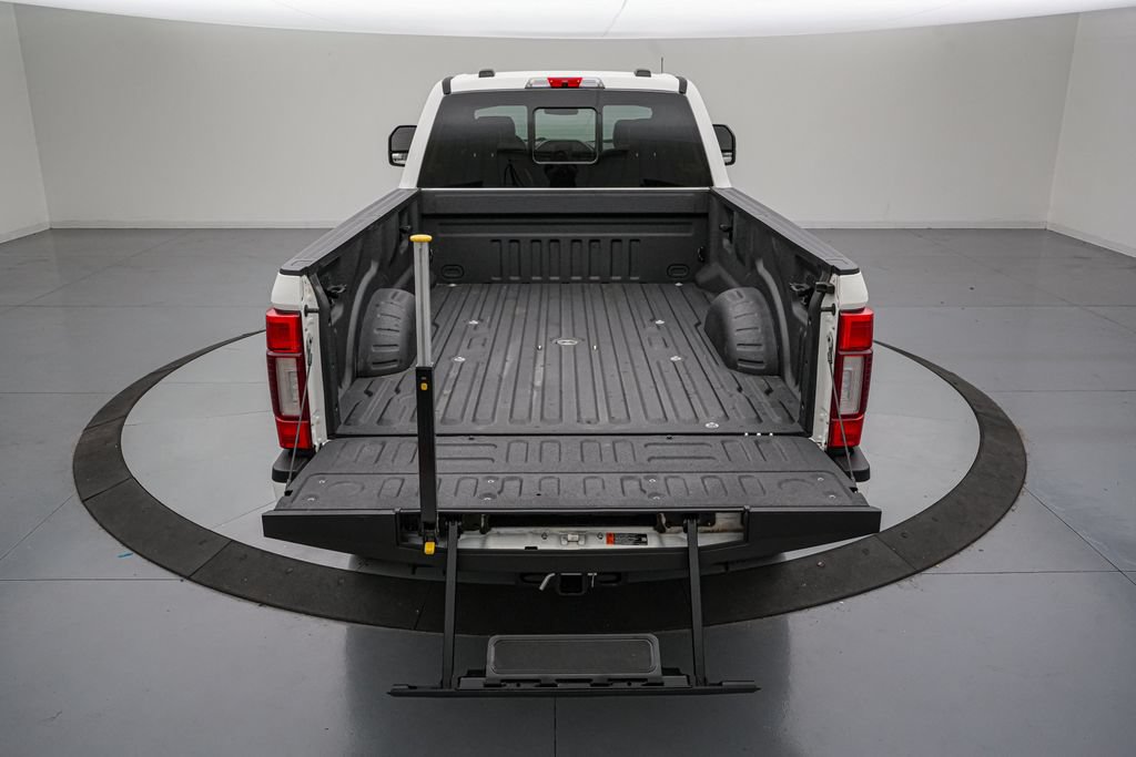 Certified 2022 Ford F250 Platinum w/ FX4 Off-Road Package AWD/4WD image 6