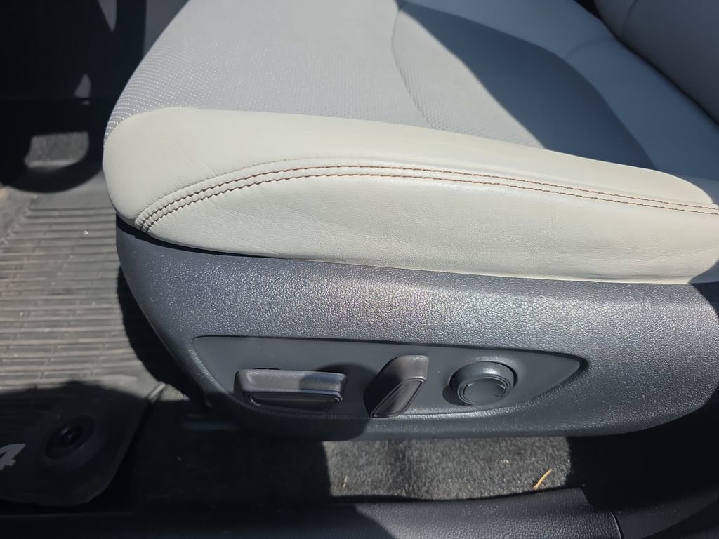 Used 2020 Toyota RAV4 Limited w/ Limited Grade Weather Package AWD/4WD image 19