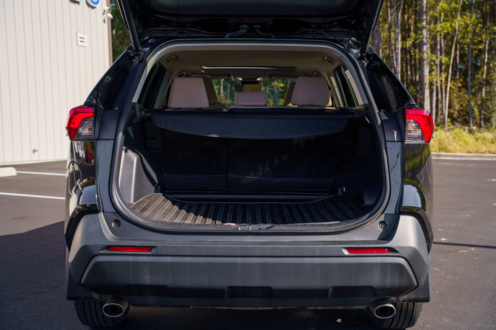 Used 2024 Toyota RAV4 XLE w/ Convenience Package FWD image 16
