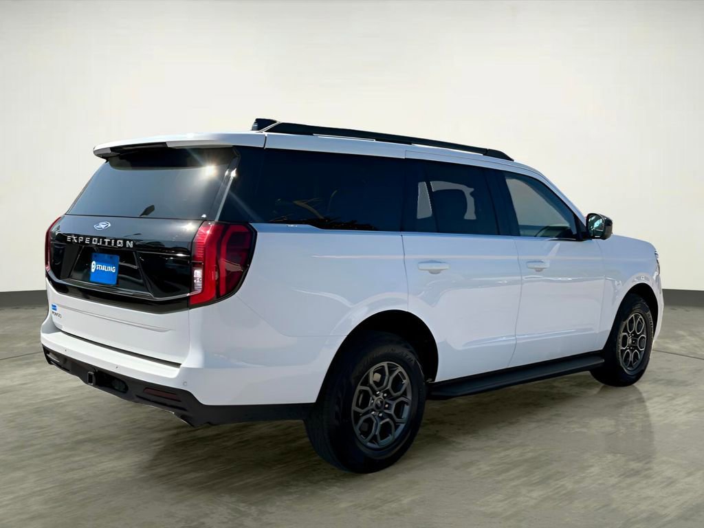 Certified 2025 Ford Expedition Active image 9