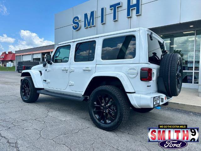 Used 2021 Jeep Wrangler Unlimited Sahara AWD/4WD image 4