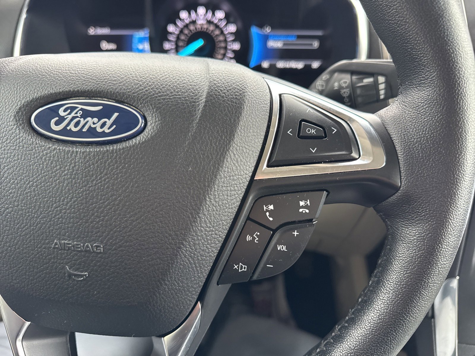 Certified 2021 Ford Edge Titanium image 30