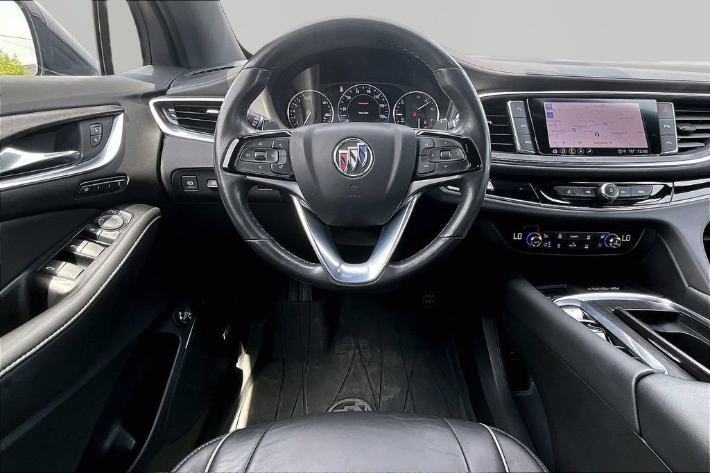 Used 2023 Buick Enclave Avenir w/ Avenir Technology Package AWD/4WD image 5