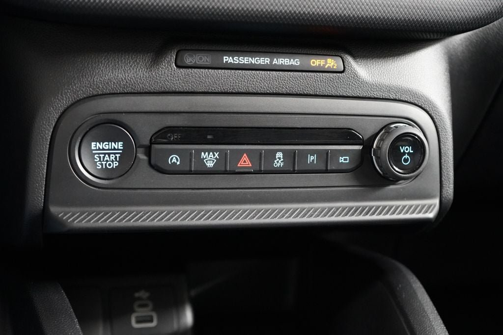Certified 2025 Ford Bronco Sport Outer Banks w/ Outer Banks Tech Package+ AWD/4WD image 26