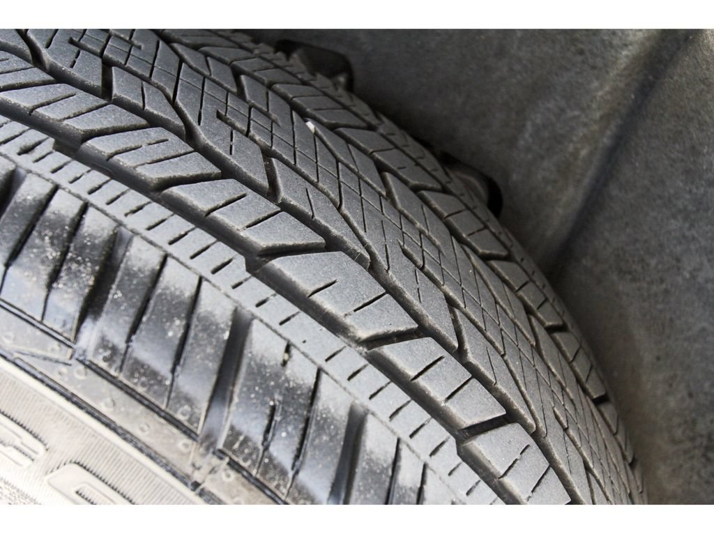Used 2025 Chevrolet Traverse High Country w/ LPO, Floor Liner Package FWD image 33