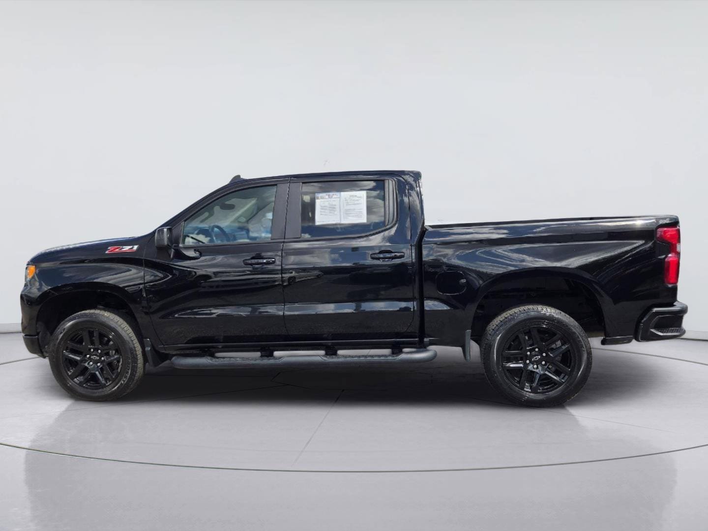 Used 2024 Chevrolet Silverado 1500 LT Trail Boss w/ Convenience Package II AWD/4WD image 5