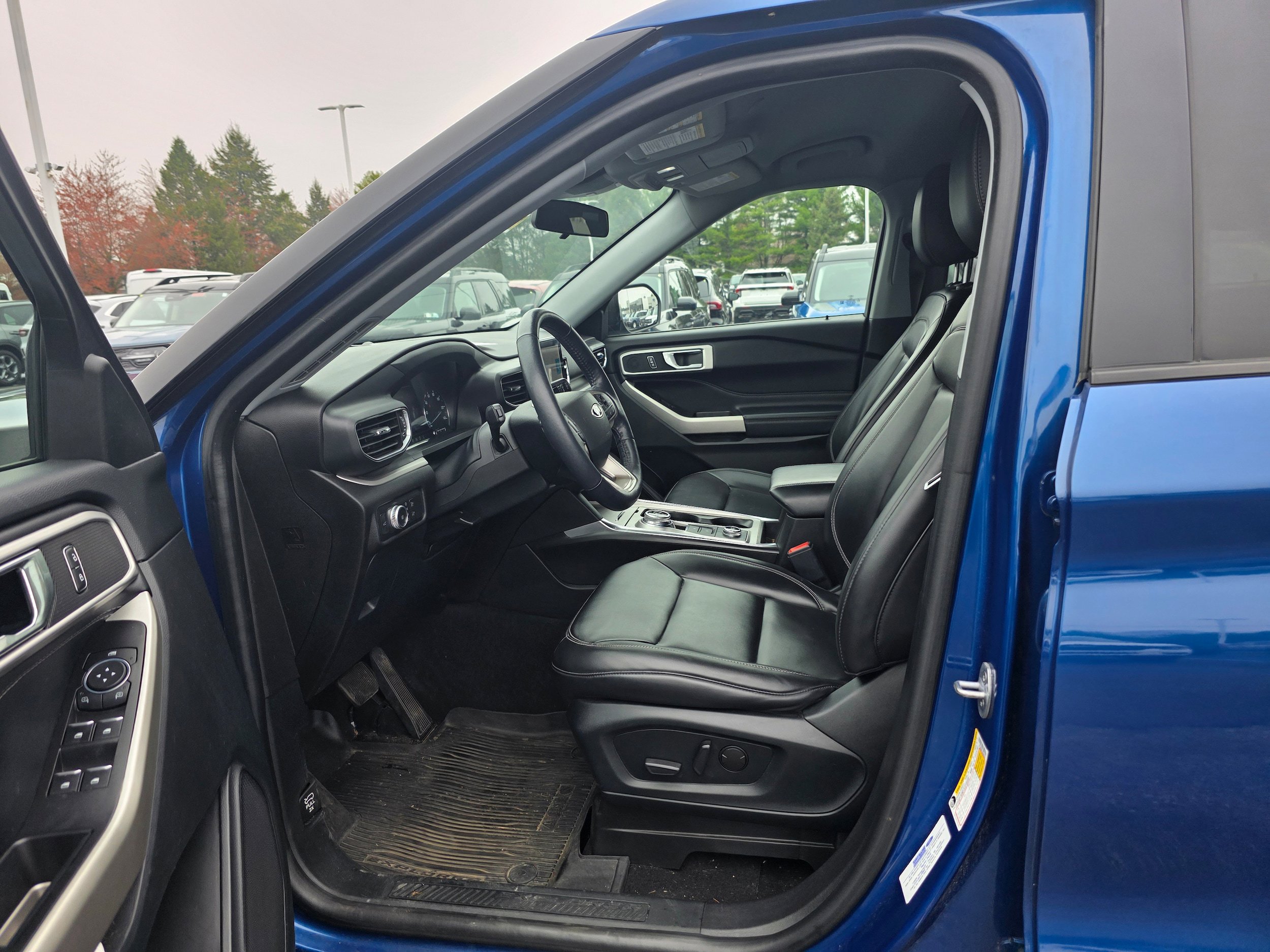 Certified 2022 Ford Explorer XLT w/ Equipment Group 202A AWD/4WD image 21