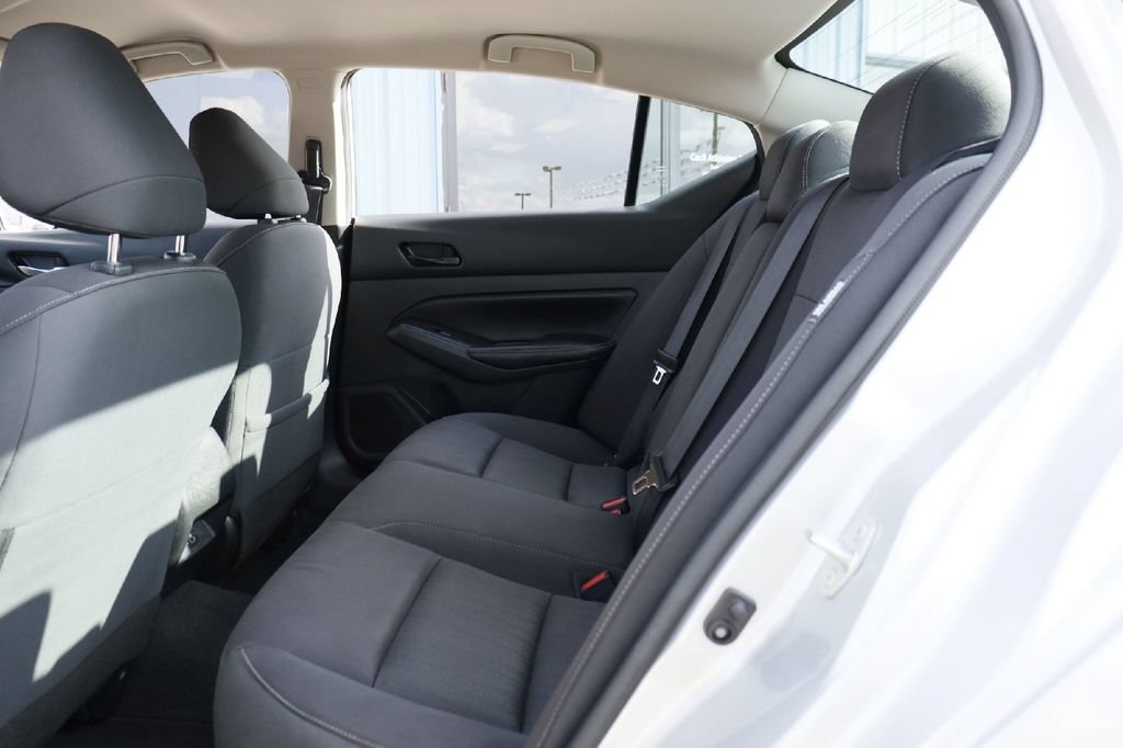 Used 2024 Nissan Altima 2.5 SV FWD image 22