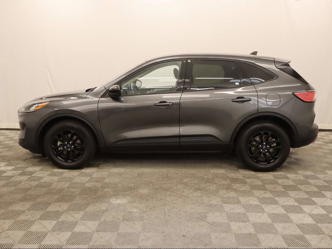 Certified 2020 Ford Escape SE Sport image 2