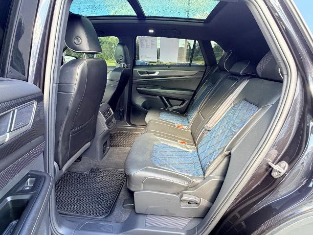 Used 2025 Volkswagen Atlas Cross Sport SEL Premium R-Line image 11