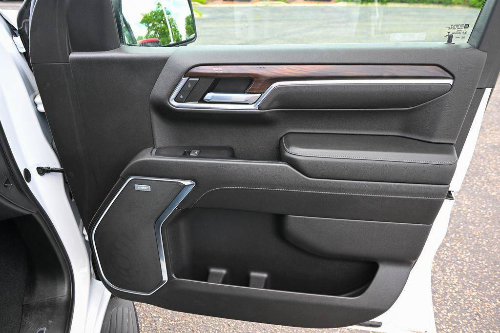 Used 2022 GMC Sierra 1500 SLT w/ SLT Convenience Package AWD/4WD image 26