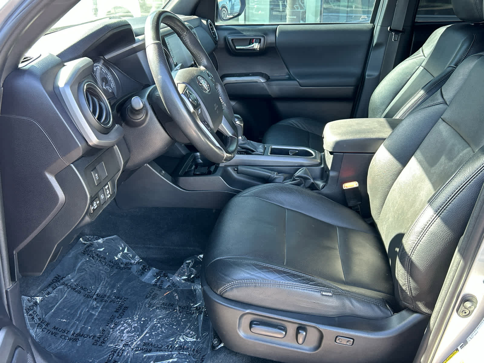 Used 2021 Toyota Tacoma TRD Off-Road image 32