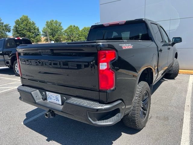 Used 2022 Chevrolet Silverado 1500 LT Trail Boss w/ LPO, Dark Essentials Package AWD/4WD image 4