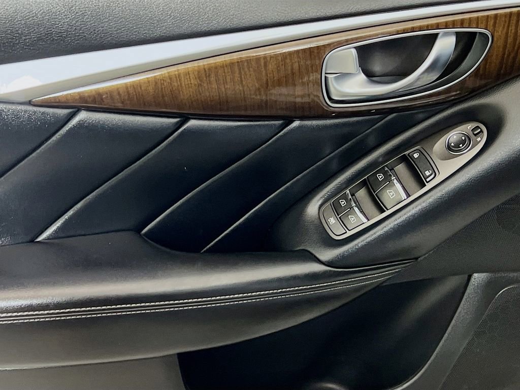 Used 2019 INFINITI Q50 Luxe w/ Essential Package (3.0T Luxe) AWD/4WD image 22
