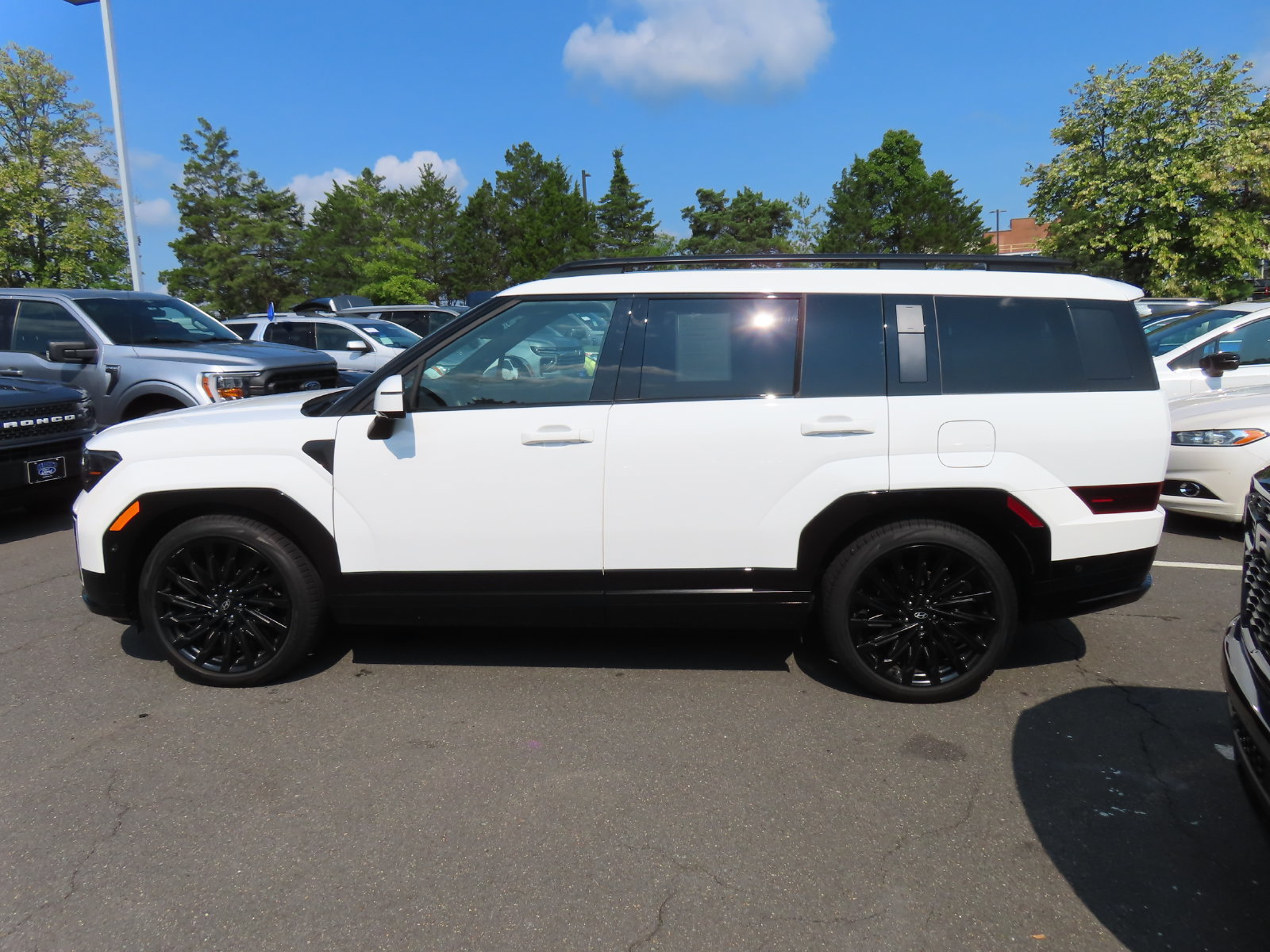 Used 2024 Hyundai Santa Fe Calligraphy AWD/4WD image 8
