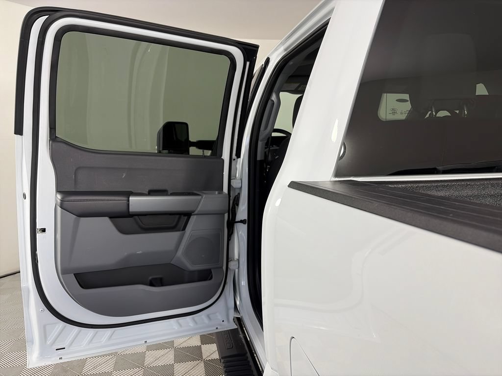 Certified 2025 Ford F250 XLT AWD/4WD image 12