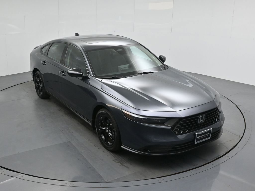 Used 2025 Honda Accord SE image 31