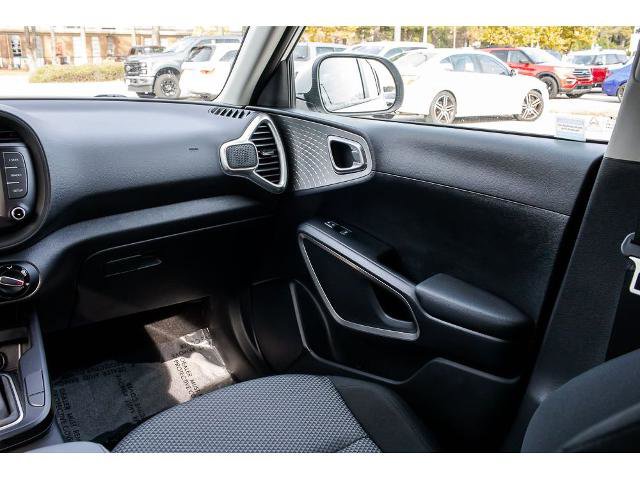 Used 2023 Kia Soul LX image 14