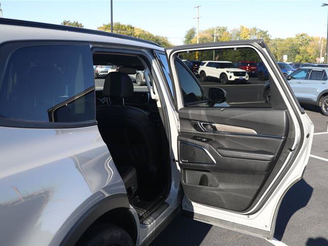 Used 2022 Kia Telluride SX w/ SX Prestige Package AWD/4WD image 34