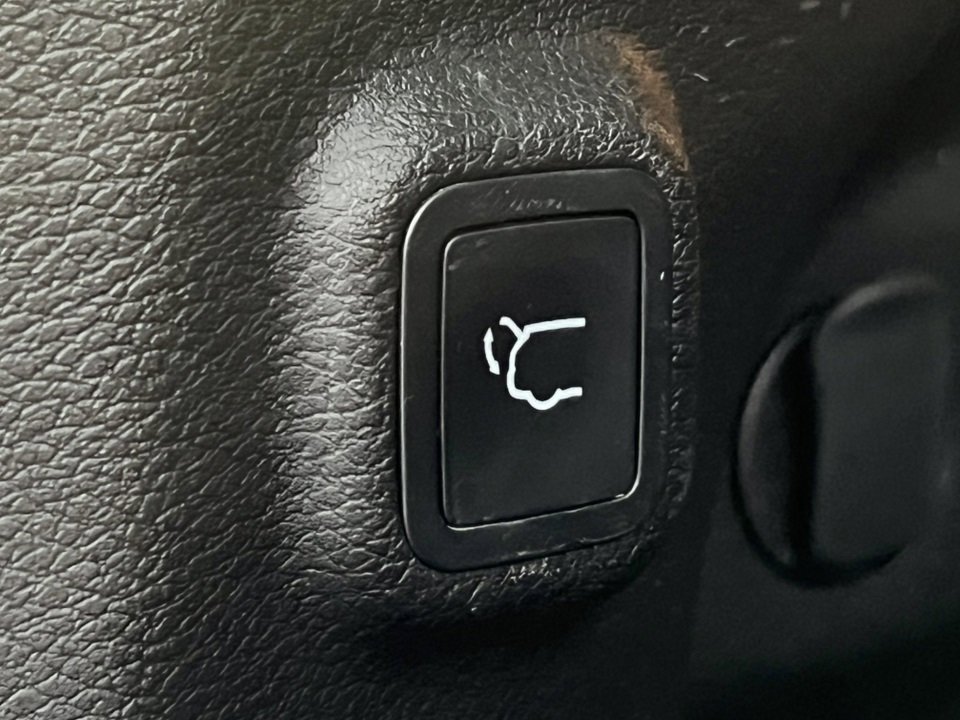 Used 2022 Jeep Cherokee Trailhawk w/ Comfort/Convenience Group image 43