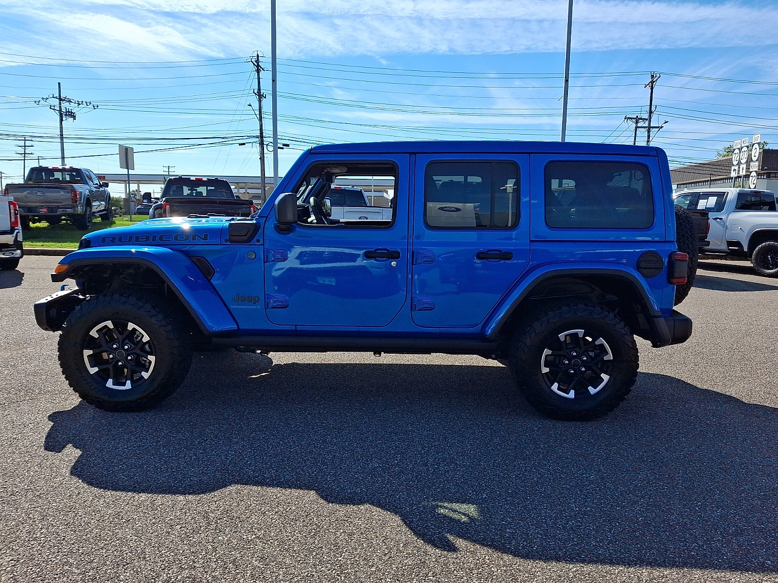 Used 2024 Jeep Wrangler Unlimited Rubicon 4xe AWD/4WD image 6