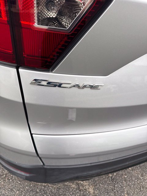 Certified 2019 Ford Escape SE FWD image 34