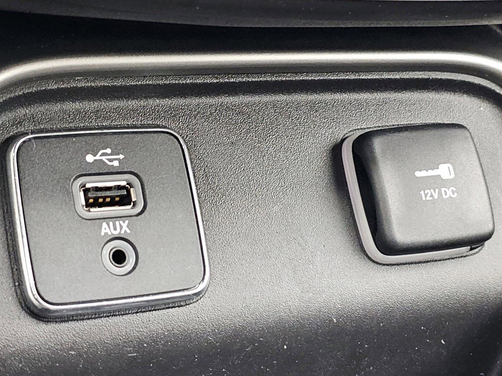 Used 2018 Jeep Compass Latitude image 12