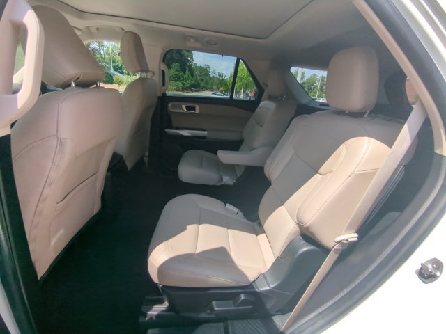 Certified 2022 Ford Explorer Limited w/ Equipment Group 301A AWD/4WD image 23